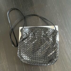 Elegant vintage Black Woven Shoulder Bag